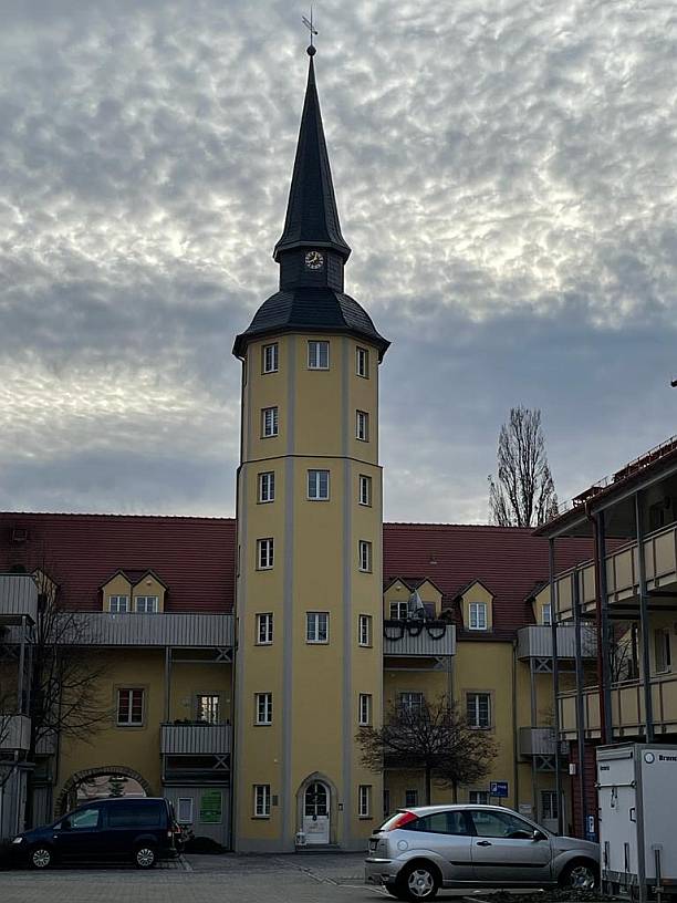 Eingang_zum_Pflegestudio_im_Erdgeschoss_des Turmes